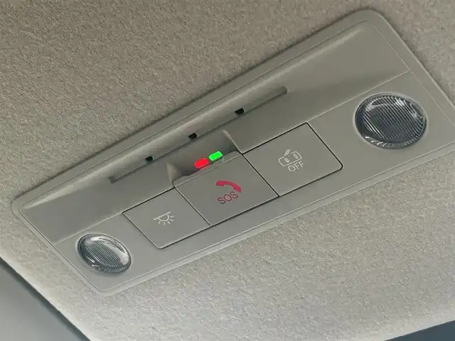 日産 セレナ e－パワー ハイウェイスター V 岡山県 2023(令5)年 5.2万km プリズムホワイト 12.3インチ日産コネクトナビ/フルセグTV、Bluetooth、AM、FM/AppleCarplay、AndroidAuto/アラウンドビューモニター/ハイビームアシスト/オートライト/ETC2.0/リアオートエアコン/シートバックテーブル/防眩式ルームミラー/電動パーキングブレーキ/オートブレーキホールド/ハンズフリーオートスライドドア/プロパイロット/ヒルスタートアシスト/インテリジェントエマージェンシーブレーキ/インテリジェントFCW(前方衝突予測警報）/衝突回避ステアリングアシスト/インテリジェントLi（衝突逸脱防止支援システム）/LDW（車線逸脱警報）/インテリジェントBSI（後側方衝突防止支援システム）/RCTA（後退時車両検知警報）/インテリジェントDA(ふらつき警報）/踏み間違い衝突防止アシスト/標識検知機能