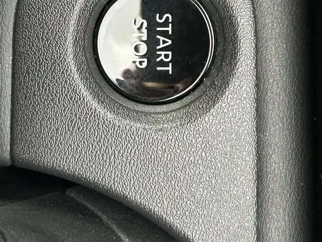 日産 セレナ e－パワー ハイウェイスター V 岡山県 2023(令5)年 5.2万km プリズムホワイト 12.3インチ日産コネクトナビ/フルセグTV、Bluetooth、AM、FM/AppleCarplay、AndroidAuto/アラウンドビューモニター/ハイビームアシスト/オートライト/ETC2.0/リアオートエアコン/シートバックテーブル/防眩式ルームミラー/電動パーキングブレーキ/オートブレーキホールド/ハンズフリーオートスライドドア/プロパイロット/ヒルスタートアシスト/インテリジェントエマージェンシーブレーキ/インテリジェントFCW(前方衝突予測警報）/衝突回避ステアリングアシスト/インテリジェントLi（衝突逸脱防止支援システム）/LDW（車線逸脱警報）/インテリジェントBSI（後側方衝突防止支援システム）/RCTA（後退時車両検知警報）/インテリジェントDA(ふらつき警報）/踏み間違い衝突防止アシスト/標識検知機能