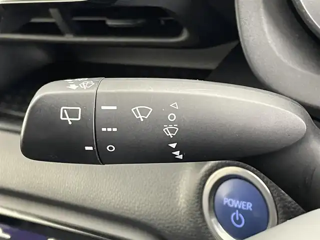 トヨタ ヤリス ハイブリッド G 埼玉県 2021(令3)年 5.6万km ブラック 純正ナビ（フルセグTV/Bluetooth/CD/DVDUSB/Miracast）/トヨタセーフティセンス/先行車発進告知/車両接近告知/バックカメラ/クルーズコントロール/前後コーナーセンサー/ビルトインETC/オートライト/オートハイビーム/取扱説明書