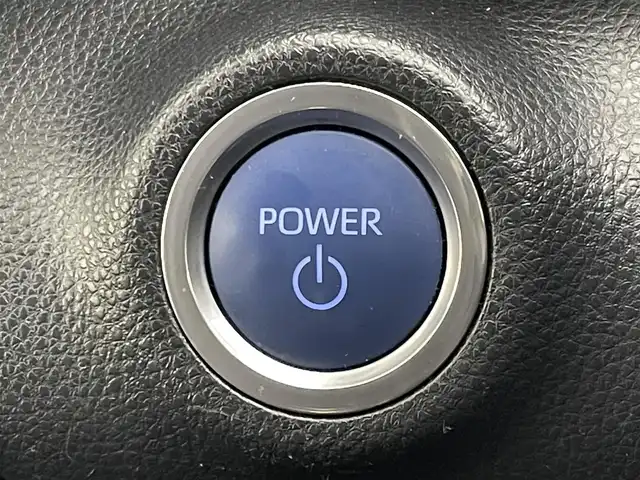 トヨタ ヤリス ハイブリッド G 埼玉県 2021(令3)年 5.6万km ブラック 純正ナビ（フルセグTV/Bluetooth/CD/DVDUSB/Miracast）/トヨタセーフティセンス/先行車発進告知/車両接近告知/バックカメラ/クルーズコントロール/前後コーナーセンサー/ビルトインETC/オートライト/オートハイビーム/取扱説明書