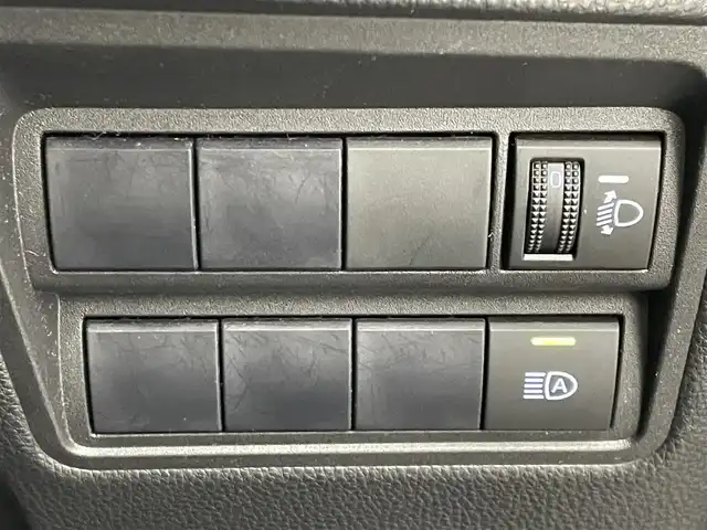 トヨタ ヤリス ハイブリッド G 埼玉県 2021(令3)年 5.6万km ブラック 純正ナビ（フルセグTV/Bluetooth/CD/DVDUSB/Miracast）/トヨタセーフティセンス/先行車発進告知/車両接近告知/バックカメラ/クルーズコントロール/前後コーナーセンサー/ビルトインETC/オートライト/オートハイビーム/取扱説明書