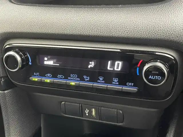 トヨタ ヤリス ハイブリッド G 埼玉県 2021(令3)年 5.6万km ブラック 純正ナビ（フルセグTV/Bluetooth/CD/DVDUSB/Miracast）/トヨタセーフティセンス/先行車発進告知/車両接近告知/バックカメラ/クルーズコントロール/前後コーナーセンサー/ビルトインETC/オートライト/オートハイビーム/取扱説明書