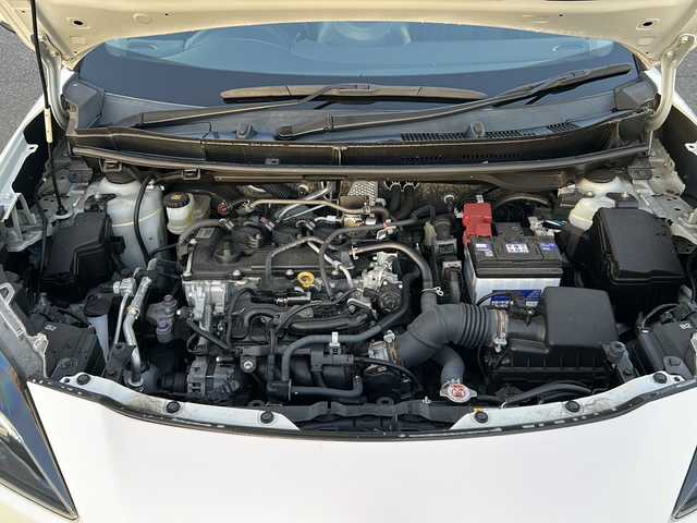 トヨタ ヤリスクロス X 山口県 2020(令2)年 2.6万km ホワイトパールクリスタルシャイン 禁煙車/前方ドライブレコーダー/ETC/スマートキー/プッシュスタート/純正HDDナビ/(DTV/BT/USB/ラジオ)/バックカメラ/クリアランスソナー/衝突軽減ブレーキ/電子パーキングブレーキ/レーダークルーズコントロール/オートライト/マニュアルエアコン/純正フロアマット/車線逸脱警報装置/保証書/取扱説明書/オートハイビーム