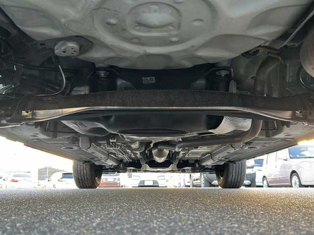 トヨタ ヤリスクロス X 山口県 2020(令2)年 2.6万km ホワイトパールクリスタルシャイン 禁煙車/前方ドライブレコーダー/ETC/スマートキー/プッシュスタート/純正HDDナビ/(DTV/BT/USB/ラジオ)/バックカメラ/クリアランスソナー/衝突軽減ブレーキ/電子パーキングブレーキ/レーダークルーズコントロール/オートライト/マニュアルエアコン/純正フロアマット/車線逸脱警報装置/保証書/取扱説明書/オートハイビーム