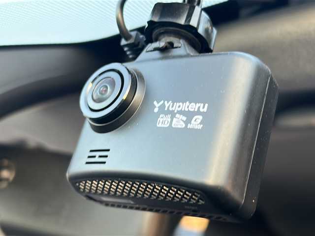 トヨタ ヤリスクロス X 山口県 2020(令2)年 2.6万km ホワイトパールクリスタルシャイン 禁煙車/前方ドライブレコーダー/ETC/スマートキー/プッシュスタート/純正HDDナビ/(DTV/BT/USB/ラジオ)/バックカメラ/クリアランスソナー/衝突軽減ブレーキ/電子パーキングブレーキ/レーダークルーズコントロール/オートライト/マニュアルエアコン/純正フロアマット/車線逸脱警報装置/保証書/取扱説明書/オートハイビーム