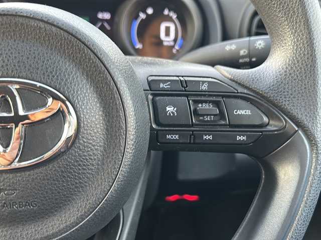 トヨタ ヤリスクロス X 山口県 2020(令2)年 2.6万km ホワイトパールクリスタルシャイン 禁煙車/前方ドライブレコーダー/ETC/スマートキー/プッシュスタート/純正HDDナビ/(DTV/BT/USB/ラジオ)/バックカメラ/クリアランスソナー/衝突軽減ブレーキ/電子パーキングブレーキ/レーダークルーズコントロール/オートライト/マニュアルエアコン/純正フロアマット/車線逸脱警報装置/保証書/取扱説明書/オートハイビーム