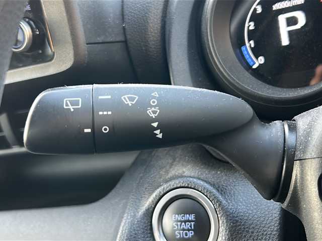 トヨタ ヤリスクロス X 山口県 2020(令2)年 2.6万km ホワイトパールクリスタルシャイン 禁煙車/前方ドライブレコーダー/ETC/スマートキー/プッシュスタート/純正HDDナビ/(DTV/BT/USB/ラジオ)/バックカメラ/クリアランスソナー/衝突軽減ブレーキ/電子パーキングブレーキ/レーダークルーズコントロール/オートライト/マニュアルエアコン/純正フロアマット/車線逸脱警報装置/保証書/取扱説明書/オートハイビーム