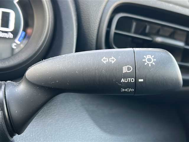 トヨタ ヤリスクロス X 山口県 2020(令2)年 2.6万km ホワイトパールクリスタルシャイン 禁煙車/前方ドライブレコーダー/ETC/スマートキー/プッシュスタート/純正HDDナビ/(DTV/BT/USB/ラジオ)/バックカメラ/クリアランスソナー/衝突軽減ブレーキ/電子パーキングブレーキ/レーダークルーズコントロール/オートライト/マニュアルエアコン/純正フロアマット/車線逸脱警報装置/保証書/取扱説明書/オートハイビーム