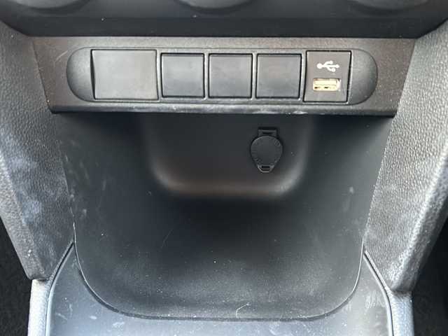 トヨタ ヤリスクロス X 山口県 2020(令2)年 2.6万km ホワイトパールクリスタルシャイン 禁煙車/前方ドライブレコーダー/ETC/スマートキー/プッシュスタート/純正HDDナビ/(DTV/BT/USB/ラジオ)/バックカメラ/クリアランスソナー/衝突軽減ブレーキ/電子パーキングブレーキ/レーダークルーズコントロール/オートライト/マニュアルエアコン/純正フロアマット/車線逸脱警報装置/保証書/取扱説明書/オートハイビーム