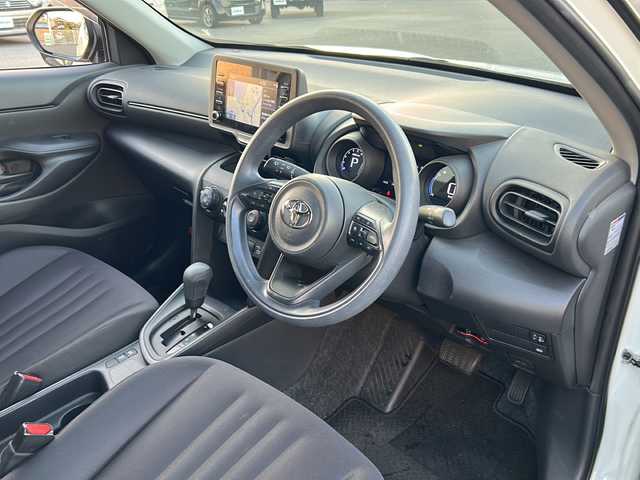 トヨタ ヤリスクロス X 山口県 2020(令2)年 2.6万km ホワイトパールクリスタルシャイン 禁煙車/前方ドライブレコーダー/ETC/スマートキー/プッシュスタート/純正HDDナビ/(DTV/BT/USB/ラジオ)/バックカメラ/クリアランスソナー/衝突軽減ブレーキ/電子パーキングブレーキ/レーダークルーズコントロール/オートライト/マニュアルエアコン/純正フロアマット/車線逸脱警報装置/保証書/取扱説明書/オートハイビーム