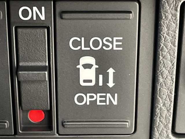 ホンダ ステップワゴン スパーダ eHEV 群馬県 2025(令7)年 0.1千km クリスタルブラックパール 禁煙車　登録済未使用車　純正１７．５インチナビ　バックカメラ　両側パワースライドドア　パワーバックドア　アダプティブクルーズコントロール　ＬＥＤライト　ＡＨＢ　純正16インチアルミホイール　スペアキー