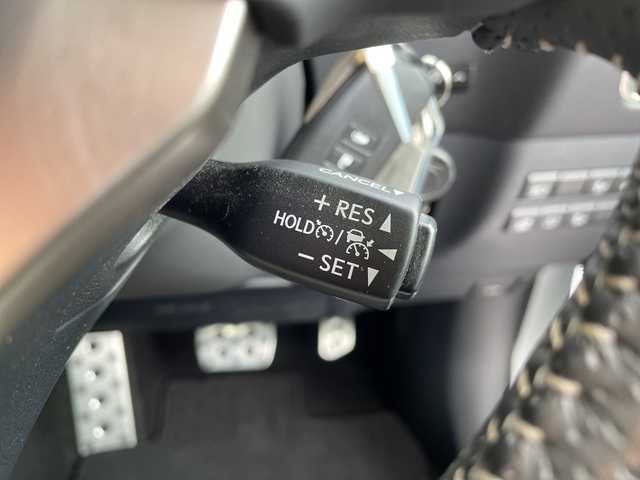 レクサス ＮＸ 300h Fスポーツ 愛知県 2019(令1)年 5.6万km ホワイトノーヴァガラスフレーク 純正10.5型ナビ/三眼LEDヘッドライト/全方位カメラ/サンルーフ/レーダークルーズコントロール/シートヒーター/エアシート/バックカメラ/電動リアゲート/パワーシート/ヘッドアップディスプレイ/コーナーセンサー/純正アルミホイール/ルーフレール/ETC2.0/ブラインドスポットモニター/パドルシフト/ステアリングヒーター/オートマチックハイビーム/ドライブレコーダー/衝突軽減システム/フルセグ/CD DVD/Bluetooth/ステアリングスイッチ/スマートキー/プッシュスタート