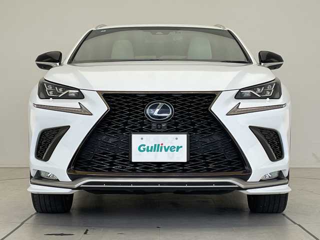レクサス ＮＸ 300h Fスポーツ 愛知県 2019(令1)年 5.6万km ホワイトノーヴァガラスフレーク 純正10.5型ナビ/三眼LEDヘッドライト/全方位カメラ/サンルーフ/レーダークルーズコントロール/シートヒーター/エアシート/バックカメラ/電動リアゲート/パワーシート/ヘッドアップディスプレイ/コーナーセンサー/純正アルミホイール/ルーフレール/ETC2.0/ブラインドスポットモニター/パドルシフト/ステアリングヒーター/オートマチックハイビーム/ドライブレコーダー/衝突軽減システム/フルセグ/CD DVD/Bluetooth/ステアリングスイッチ/スマートキー/プッシュスタート