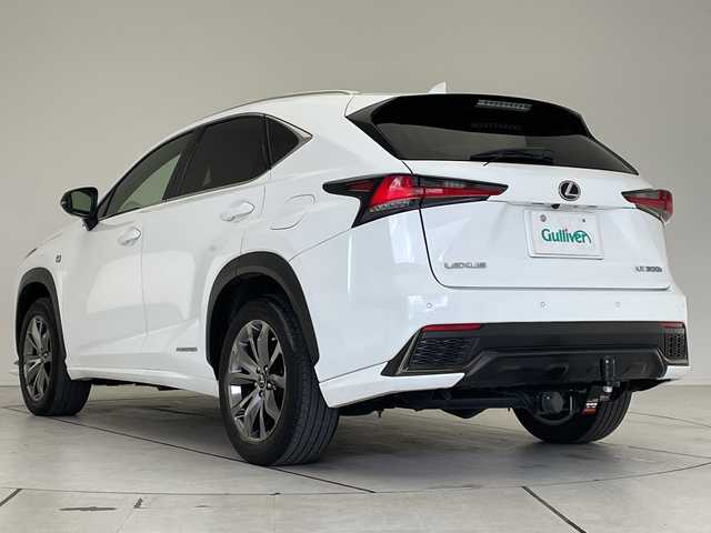 レクサス ＮＸ 300h Fスポーツ 愛知県 2019(令1)年 5.6万km ホワイトノーヴァガラスフレーク 純正10.5型ナビ/三眼LEDヘッドライト/全方位カメラ/サンルーフ/レーダークルーズコントロール/シートヒーター/エアシート/バックカメラ/電動リアゲート/パワーシート/ヘッドアップディスプレイ/コーナーセンサー/純正アルミホイール/ルーフレール/ETC2.0/ブラインドスポットモニター/パドルシフト/ステアリングヒーター/オートマチックハイビーム/ドライブレコーダー/衝突軽減システム/フルセグ/CD DVD/Bluetooth/ステアリングスイッチ/スマートキー/プッシュスタート