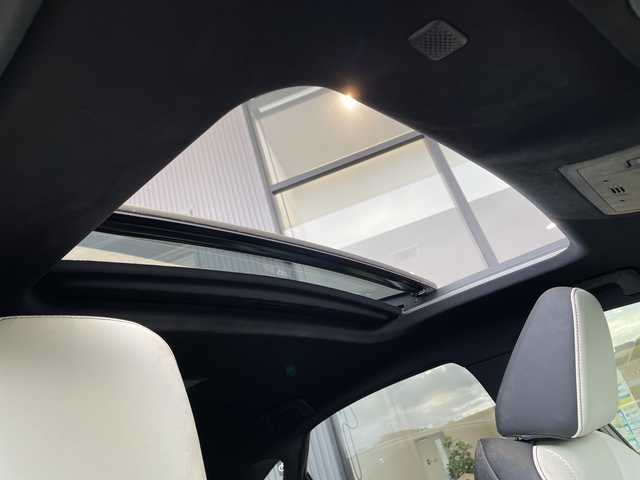 レクサス ＮＸ 300h Fスポーツ 愛知県 2019(令1)年 5.6万km ホワイトノーヴァガラスフレーク 純正10.5型ナビ/三眼LEDヘッドライト/全方位カメラ/サンルーフ/レーダークルーズコントロール/シートヒーター/エアシート/バックカメラ/電動リアゲート/パワーシート/ヘッドアップディスプレイ/コーナーセンサー/純正アルミホイール/ルーフレール/ETC2.0/ブラインドスポットモニター/パドルシフト/ステアリングヒーター/オートマチックハイビーム/ドライブレコーダー/衝突軽減システム/フルセグ/CD DVD/Bluetooth/ステアリングスイッチ/スマートキー/プッシュスタート