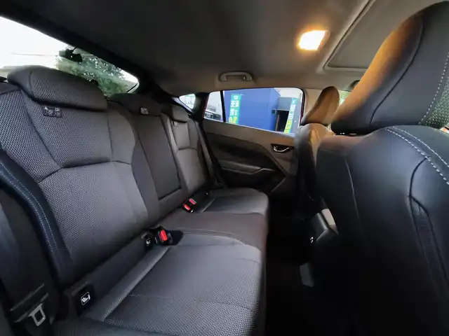 スバル クロストレック リミテッド 熊本県 2023(令5)年 2万km ピュアレッド ワンオーナー/サンルーフ/純正大型ナビ付ディスプレイオーディオ/【フルセグTV/Bluetooth】/【Apple car play/Andoroid Auto】/全周囲カメラ/バックカメラ/アイサイト/・レーダークルーズコントロール/・プリクラッシュブレーキ/・車間距離警報/・エマージェンシーレーンキープアシスト/・車線逸脱防止機能/・後側方警戒支援システム/・ドライバーモニタリングシステム/ステアリング連動ヘッドランプ/パドルシフト/前席パワーシート/前席シートヒーター/オートLEDライト/ビルトインETC/ドライブレコーダー前後/革巻きステアリング/ステアリングスイッチ/ステアリングヒーター/純正18インチAW/純正フロアマット/横滑り防止装置/保証書/取扱説明書/スペアキー