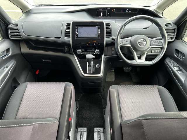 日産 セレナ ハイウェイスター 鹿児島県 2016(平28)年 7.4万km ブリリアントホワイトパール 2トーン 衝突被害軽減ブレーキ/純正ナビ/　　CD/DVD/BT/フルセグ/アラウンドビューモニター/両側パワースライドドア/クルーズコントロール/LEDオートライト/純正16インチアルミホイール/ステアリングスイッチ/リアオートエアコン/アイドリングストップ/USBポート/スマートキー/ETC