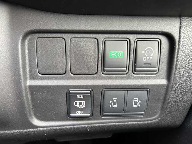 日産 セレナ ハイウェイスター 鹿児島県 2016(平28)年 7.4万km ブリリアントホワイトパール 2トーン 衝突被害軽減ブレーキ/純正ナビ/　　CD/DVD/BT/フルセグ/アラウンドビューモニター/両側パワースライドドア/クルーズコントロール/LEDオートライト/純正16インチアルミホイール/ステアリングスイッチ/リアオートエアコン/アイドリングストップ/USBポート/スマートキー/ETC