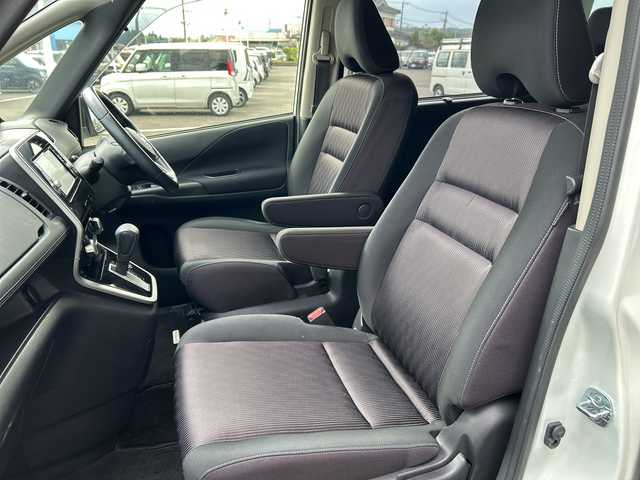 日産 セレナ ハイウェイスター 鹿児島県 2016(平28)年 7.4万km ブリリアントホワイトパール 2トーン 衝突被害軽減ブレーキ/純正ナビ/　　CD/DVD/BT/フルセグ/アラウンドビューモニター/両側パワースライドドア/クルーズコントロール/LEDオートライト/純正16インチアルミホイール/ステアリングスイッチ/リアオートエアコン/アイドリングストップ/USBポート/スマートキー/ETC