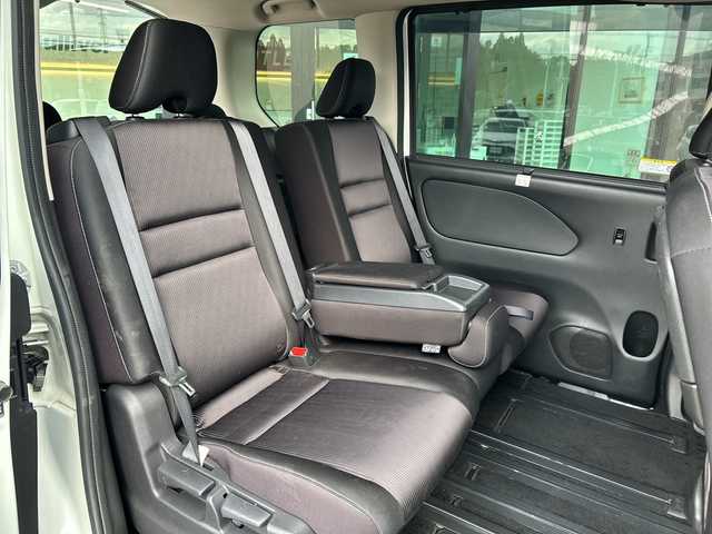 日産 セレナ ハイウェイスター 鹿児島県 2016(平28)年 7.4万km ブリリアントホワイトパール 2トーン 衝突被害軽減ブレーキ/純正ナビ/　　CD/DVD/BT/フルセグ/アラウンドビューモニター/両側パワースライドドア/クルーズコントロール/LEDオートライト/純正16インチアルミホイール/ステアリングスイッチ/リアオートエアコン/アイドリングストップ/USBポート/スマートキー/ETC