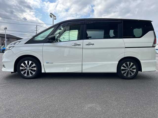 日産 セレナ ハイウェイスター 鹿児島県 2016(平28)年 7.4万km ブリリアントホワイトパール 2トーン 衝突被害軽減ブレーキ/純正ナビ/　　CD/DVD/BT/フルセグ/アラウンドビューモニター/両側パワースライドドア/クルーズコントロール/LEDオートライト/純正16インチアルミホイール/ステアリングスイッチ/リアオートエアコン/アイドリングストップ/USBポート/スマートキー/ETC