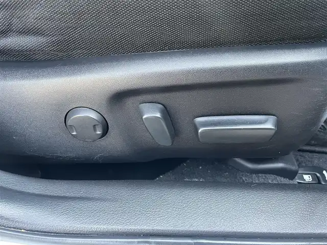 トヨタ マークＸ 250G Sパッケージ 栃木県 2013(平25)年 7.8万km ホワイトパールクリスタルシャイン (株)IDOMが運営する【じしゃロン宇都宮店】の自社ローン対象車両になります。こちらは現金ご利用時の価格です。自社ローンご希望の方は別途その旨お申付け下さい。/社外ナビ/バックカメラ/フルセグ/Ｂｌｕｅｔｏｏｔｈ/ＥＴＣ/パドルシフト/ＨＩＤヘッドライト/オートライト/純正アルミホイール/スマートキー/スペアキー/プッシュボタンスタート