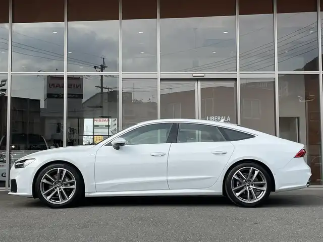 アウディ アウディ Ａ７ SB 40TDIクワトロ Sライン 福岡県 2021(令3)年 3.9万km グレイシアホワイトメタリック 純正ナビ/フルセグTV/Bluetooth/全周囲カメラ/Bカメラ/イージークローザー/前席メモリ付パワーシート/全席シートヒーター/バーチャルコックピット＋/アンビエントライト/レーザーライト/Slineパッケージ/・スポーツサスペンション/・アウディサイドアシスト/・アウディプレセンスリヤ/・S line エクステリア/・デコラティブパネル マットブラッシュトアルミニウム/・マルチカラーアンビエントライティング/・マトリクスLEDヘッドライト　ダイナミックインディケーター付/・LEDリヤコンビネーションランプ