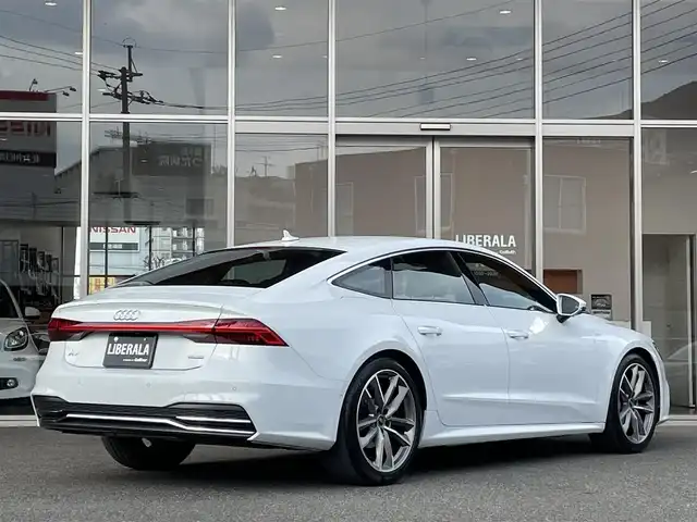 アウディ アウディ Ａ７ SB 40TDIクワトロ Sライン 福岡県 2021(令3)年 3.9万km グレイシアホワイトメタリック 純正ナビ/フルセグTV/Bluetooth/全周囲カメラ/Bカメラ/イージークローザー/前席メモリ付パワーシート/全席シートヒーター/バーチャルコックピット＋/アンビエントライト/レーザーライト/Slineパッケージ/・スポーツサスペンション/・アウディサイドアシスト/・アウディプレセンスリヤ/・S line エクステリア/・デコラティブパネル マットブラッシュトアルミニウム/・マルチカラーアンビエントライティング/・マトリクスLEDヘッドライト　ダイナミックインディケーター付/・LEDリヤコンビネーションランプ