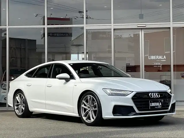 アウディ アウディ Ａ７ SB 40TDIクワトロ Sライン 福岡県 2021(令3)年 3.9万km グレイシアホワイトメタリック 純正ナビ/フルセグTV/Bluetooth/全周囲カメラ/Bカメラ/イージークローザー/前席メモリ付パワーシート/全席シートヒーター/バーチャルコックピット＋/アンビエントライト/レーザーライト/Slineパッケージ/・スポーツサスペンション/・アウディサイドアシスト/・アウディプレセンスリヤ/・S line エクステリア/・デコラティブパネル マットブラッシュトアルミニウム/・マルチカラーアンビエントライティング/・マトリクスLEDヘッドライト　ダイナミックインディケーター付/・LEDリヤコンビネーションランプ