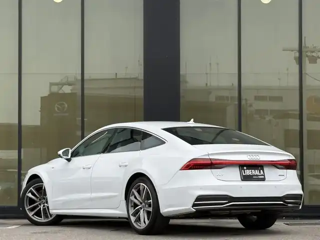 アウディ アウディ Ａ７ SB 40TDIクワトロ Sライン 石川県 2021(令3)年 3.9万km グレイシアホワイトメタリック 純正ナビ/フルセグTV/Bluetooth/全周囲カメラ/Bカメラ/イージークローザー/前席メモリ付パワーシート/全席シートヒーター/バーチャルコックピット＋/アンビエントライト/レーザーライト/Slineパッケージ/・スポーツサスペンション/・アウディサイドアシスト/・アウディプレセンスリヤ/・S line エクステリア/・デコラティブパネル マットブラッシュトアルミニウム/・マルチカラーアンビエントライティング/・マトリクスLEDヘッドライト　ダイナミックインディケーター付/・LEDリヤコンビネーションランプ