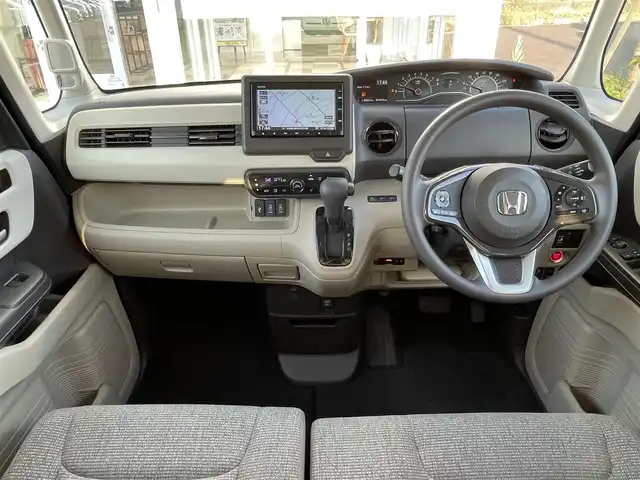 ホンダ Ｎ ＢＯＸ G L ホンダセンシング 道央・札幌 2020(令2)年 1.5万km プラチナホワイトパール ・４WD/・ホンダセンシング/・純正ナビ/　CD＆BT＆USB＆iPod/・バックカメラ/・コーナーセンサー/・レーンキープアシスト/・レーダークルーズコントロール/・片側パワースライドドア/・プッシュスタート/・スマートキー/・純正エンジンスターター/・オートライト/・オートエアコン/・シートヒーター/・ミラーヒーター/・電動格納ミラー/・ビルトインETC/・純正フロアマット/・ドアバイザー/・ウィンカーミラー/・ハンズフリー