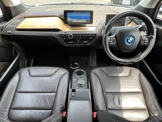 ＢＭＷ ｉ３ レンジエクステンダー 島根県 2016(平28)年 6.5万km 白 純正ナビ/(AM/FM/USB/Bluetooth)/ブラウンレザーシート/バックカメラ/インテリジェントセーフティ/アダクティブクルーズコントロール/D/N席シートヒーター/ドライブレコーダー/LEDヘッドライト/オートライト/社外AW付スタッドレス車載/スマートキー/スペアキー/プッシュスタート/ミラー内蔵型ETC/純正フロアマット/充電ケーブルあり/保証書/取扱説明書