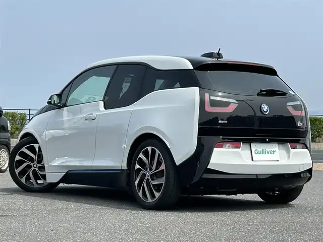 ＢＭＷ ｉ３ レンジエクステンダー 島根県 2016(平28)年 6.5万km 白 純正ナビ/(AM/FM/USB/Bluetooth)/ブラウンレザーシート/バックカメラ/インテリジェントセーフティ/アダクティブクルーズコントロール/D/N席シートヒーター/ドライブレコーダー/LEDヘッドライト/オートライト/社外AW付スタッドレス車載/スマートキー/スペアキー/プッシュスタート/ミラー内蔵型ETC/純正フロアマット/充電ケーブルあり/保証書/取扱説明書