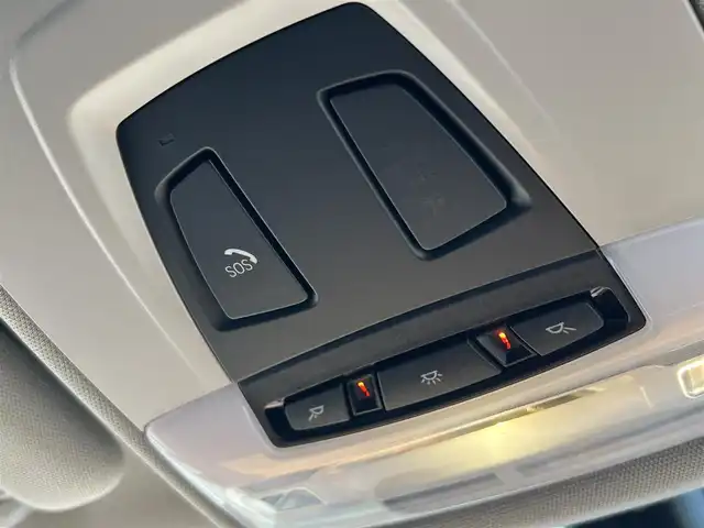 ＢＭＷ ｉ３ レンジエクステンダー 島根県 2016(平28)年 6.5万km 白 純正ナビ/(AM/FM/USB/Bluetooth)/ブラウンレザーシート/バックカメラ/インテリジェントセーフティ/アダクティブクルーズコントロール/D/N席シートヒーター/ドライブレコーダー/LEDヘッドライト/オートライト/社外AW付スタッドレス車載/スマートキー/スペアキー/プッシュスタート/ミラー内蔵型ETC/純正フロアマット/充電ケーブルあり/保証書/取扱説明書