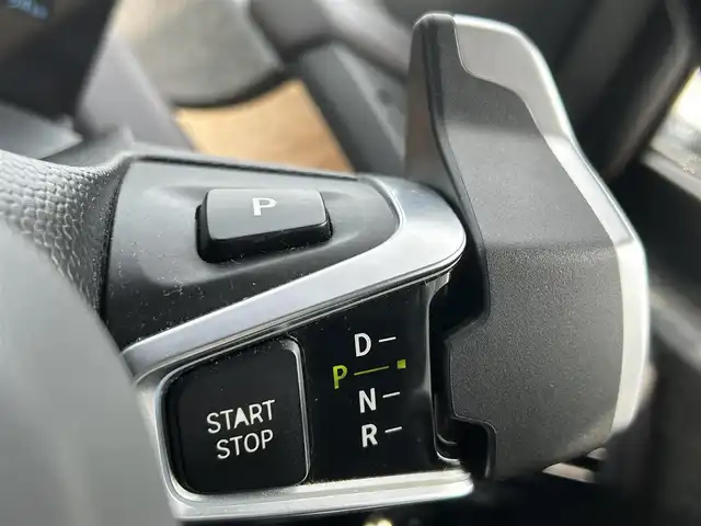 ＢＭＷ ｉ３ レンジエクステンダー 島根県 2016(平28)年 6.5万km 白 純正ナビ/(AM/FM/USB/Bluetooth)/ブラウンレザーシート/バックカメラ/インテリジェントセーフティ/アダクティブクルーズコントロール/D/N席シートヒーター/ドライブレコーダー/LEDヘッドライト/オートライト/社外AW付スタッドレス車載/スマートキー/スペアキー/プッシュスタート/ミラー内蔵型ETC/純正フロアマット/充電ケーブルあり/保証書/取扱説明書