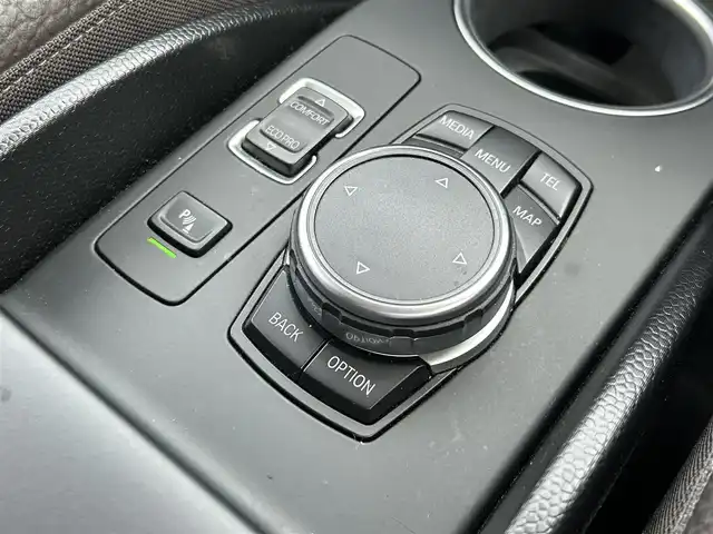 ＢＭＷ ｉ３ レンジエクステンダー 島根県 2016(平28)年 6.5万km 白 純正ナビ/(AM/FM/USB/Bluetooth)/ブラウンレザーシート/バックカメラ/インテリジェントセーフティ/アダクティブクルーズコントロール/D/N席シートヒーター/ドライブレコーダー/LEDヘッドライト/オートライト/社外AW付スタッドレス車載/スマートキー/スペアキー/プッシュスタート/ミラー内蔵型ETC/純正フロアマット/充電ケーブルあり/保証書/取扱説明書