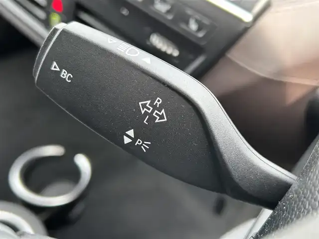 ＢＭＷ ｉ３ レンジエクステンダー 島根県 2016(平28)年 6.5万km 白 純正ナビ/(AM/FM/USB/Bluetooth)/ブラウンレザーシート/バックカメラ/インテリジェントセーフティ/アダクティブクルーズコントロール/D/N席シートヒーター/ドライブレコーダー/LEDヘッドライト/オートライト/社外AW付スタッドレス車載/スマートキー/スペアキー/プッシュスタート/ミラー内蔵型ETC/純正フロアマット/充電ケーブルあり/保証書/取扱説明書