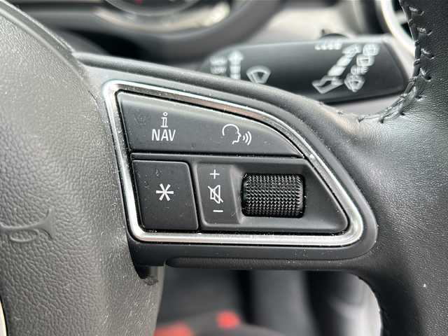アウディ Ａ１ SB アドマイアードリミテッド 埼玉県 2013(平25)年 8.1万km アイスシルバーメタリック ETC/コーナーセンサー/フルセグテレビ/純正メモリーナビ（SD/BT/CD/USB/DVD）/プッシュスタート　/ドアバイザー　/オートライト　/アイドリングストップ　/フロアマット　/横滑り防止