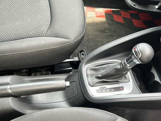 アウディ Ａ１ SB アドマイアードリミテッド 埼玉県 2013(平25)年 8.1万km アイスシルバーメタリック ETC/コーナーセンサー/フルセグテレビ/純正メモリーナビ（SD/BT/CD/USB/DVD）/プッシュスタート　/ドアバイザー　/オートライト　/アイドリングストップ　/フロアマット　/横滑り防止
