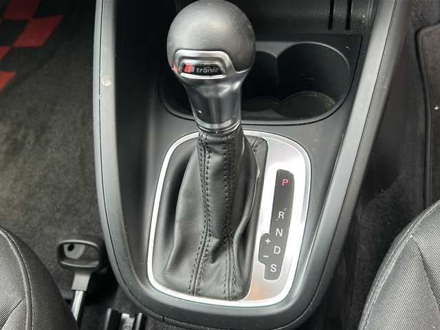 アウディ Ａ１ SB アドマイアードリミテッド 埼玉県 2013(平25)年 8.1万km アイスシルバーメタリック ETC/コーナーセンサー/フルセグテレビ/純正メモリーナビ（SD/BT/CD/USB/DVD）/プッシュスタート　/ドアバイザー　/オートライト　/アイドリングストップ　/フロアマット　/横滑り防止