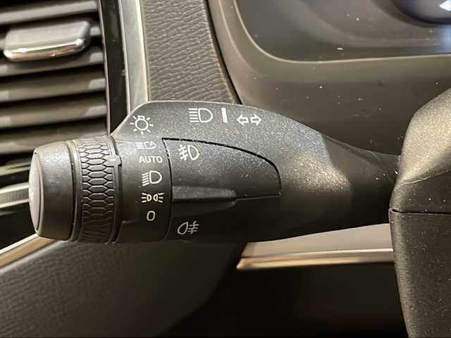 ボルボ ＸＣ９０ T5 AWD モーメンタム 新潟県 2017(平29)年 4.2万km クリスタルホワイトP アンバーレザー/インテリセーフ /-アダプティブクルーズコントロール/-レーンキープアシスト/-ブラインドスポットアシスト/-クロストラフィックアシスト/-360°カメラ/-パーキングアシスト/純正HDDナビ/フルセグTV/ETC/ドライブレコーダー/パワーバックドア/LEDヘッドライト/オートハイビーム/純正19インチアルミホイール/コーナーセンサー/シートヒーター/パワーシート/スマートキー/社外アルミホイールスタッドレスタイヤセット積み込み