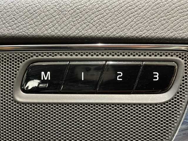 ボルボ ＸＣ９０ T5 AWD モーメンタム 新潟県 2017(平29)年 4.2万km クリスタルホワイトP アンバーレザー/インテリセーフ /-アダプティブクルーズコントロール/-レーンキープアシスト/-ブラインドスポットアシスト/-クロストラフィックアシスト/-360°カメラ/-パーキングアシスト/純正HDDナビ/フルセグTV/ETC/ドライブレコーダー/パワーバックドア/LEDヘッドライト/オートハイビーム/純正19インチアルミホイール/コーナーセンサー/シートヒーター/パワーシート/スマートキー/社外アルミホイールスタッドレスタイヤセット積み込み
