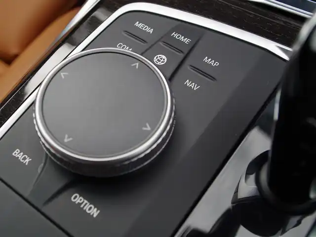 ＢＭＷ ＢＭＷ ３２０ｄ xDrive Mスポーツ EDジョイ+ 埼玉県 2021(令3)年 1.4万km サファイアブラックP 特別仕様車 /コニャックレザーシート /アダプティブクルーズコントロール /インテリジェントセーフティ /CarPlay /パークディスタンスコントロール/コンフォートアクセス /ブラインドスポットモニター /全周囲カメラ /純正ナビ /ETC /ワイヤレス充電/シートヒーター