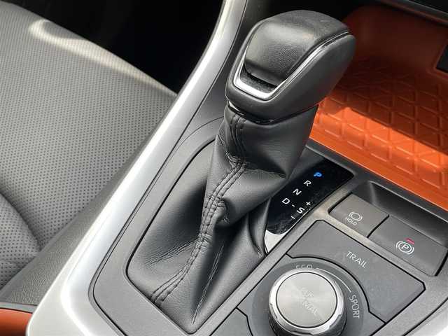 トヨタ ＲＡＶ４ ハイブリッド アドベンチャー 山口県 2022(令4)年 1.7万km アティチュードブラックマイカ 9型ディスプレイオーディオ/BT Miracast USB/バックカメラ/黒レザーシート/メモリ付きパワーシート/シートヒーター/エアシート/ビルトイン 2.0ETC/衝突被害軽減ブレーキ/レーダークルーズコントロール/レーンアシスト/オートマチックハイビーム/ブラインドスポットモニタ/LEDオートヘッドライト/フォグライト/コーナーセンサー/スマートキー 2個/ステアリングヒーター/19インチアルミホイール/W サイド カーテン ニー エアバッグ/禁煙車