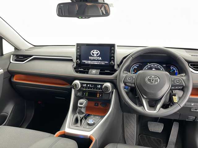 トヨタ ＲＡＶ４ ハイブリッド アドベンチャー 長野県 2022(令4)年 1.7万km アティチュードブラックマイカ 4WD/純正9型ディスプレイオーディオ/（AM/FM/USB/Bluetooth/Apple Car Play//Android Auto）/Bluetooth Miracast USB/トヨタセーフティセンス/・プリクラッシュセーフティ/・レーダークルーズコントロール/・レーントレーシングアシスト/・オートマチックハイビーム/・ブラインドスポットモニタ/・コーナーセンサー/・リヤクロストラフィックアラート/・パーキングサポートブレーキ/・ロードサインアシスト/W サイド カーテン ニー エアバッグ/バックカメラ/黒合皮レシート/D席メモリ付きパワーシート/D+N席シートヒーター/D+N席エアシート/LEDオートヘッドライト/オートマチックハイビーム/フォグライト/ステアリングヒーター/電子パーキングブレーキ/オートホールド/TRAILモード/ECO/NORMAL/SPORT切替/純正19インチアルミホイール/革巻きステアリング/ビルトインETC2.0/純正自動防眩ミラー/禁煙車/取扱説明書/スペアキー ×1