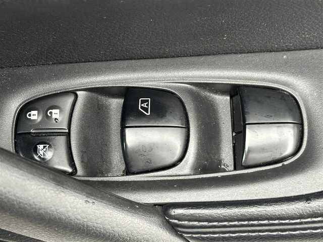 日産 エクストレイル ハイブリッド 20X エマージェンシーブレーキ 道央・札幌 2015(平27)年 11.1万km ダイヤモンドブラック 禁煙車/4WD/純正ナビ/CD.DVD.Bluetooth.ワンセグ/アラウンドビューモニター/エマージェンシーブレーキ/ビルトインETC/電動リアゲート/クリアランスソナー/オートライト/LEDヘッドライト/合皮シート/前席シートヒーター/純正17インチアルミホイール/スマートキー