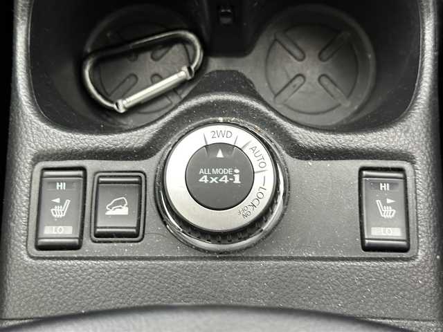 日産 エクストレイル ハイブリッド 20X エマージェンシーブレーキ 道央・札幌 2015(平27)年 11.1万km ダイヤモンドブラック 禁煙車/4WD/純正ナビ/CD.DVD.Bluetooth.ワンセグ/アラウンドビューモニター/エマージェンシーブレーキ/ビルトインETC/電動リアゲート/クリアランスソナー/オートライト/LEDヘッドライト/合皮シート/前席シートヒーター/純正17インチアルミホイール/スマートキー