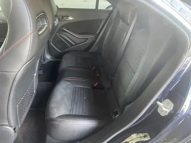 メルセデス・ベンツ ＣＬＡ１８０ AMG スタイル 大阪府 2017(平29)年 5.1万km カバンサイトブルー レーダーセーフティパッケージ/・ブラインドスポットアシスト/・ディスタンスパイロットディストロニック/・レーンキーピングアシスト/レーダークルーズコントロール/純正ナビ/・Bluetooth/・フルセグTV/・バックカメラ/ベンツ純正18インチアルミホイール/コーナーセンサー/プッシュスタート/パドルシフト/ハーフレザー/シートヒーター/新車保証書/取扱説明書