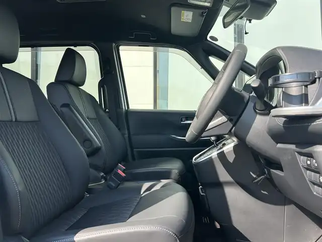トヨタ ノア S－Z 大阪府 2023(令5)年 2万km ホワイトパールクリスタルシャイン ワンオーナー/トヨタセーフティセンス/・衝突軽減ブレーキ/・クリアランスソナー/・レーダークルーズコントロール/・レーンキープアシスト　/メーカー8インチナビ　/   フルセグTV/Bluetooth/USB　/バックモニター　/１４インチ後席モニター　/前席シートヒーター　/両側パワースライドドア　　/前方ドライブレコーダー/純正17インチアルミホイール/純正フロアマット/プッシュスタート/スマートキー/ビルトインＥＴＣ2.0　/ＬＥＤ