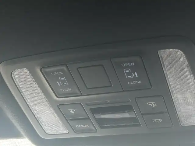 トヨタ ノア S－Z 大阪府 2023(令5)年 2万km ホワイトパールクリスタルシャイン ワンオーナー/トヨタセーフティセンス/・衝突軽減ブレーキ/・クリアランスソナー/・レーダークルーズコントロール/・レーンキープアシスト　/メーカー8インチナビ　/   フルセグTV/Bluetooth/USB　/バックモニター　/１４インチ後席モニター　/前席シートヒーター　/両側パワースライドドア　　/前方ドライブレコーダー/純正17インチアルミホイール/純正フロアマット/プッシュスタート/スマートキー/ビルトインＥＴＣ2.0　/ＬＥＤ